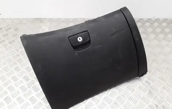 Hyundai Sonata Glove box