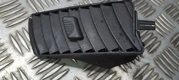 Opel Zafira B Dash center air vent grill 13145264 213680437