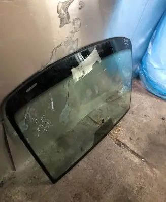 Volkswagen Jetta VI Front windscreen/windshield window 43R004527