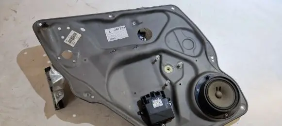 Mercedes-Benz B W245 Rear door window regulator with motor A1697301579