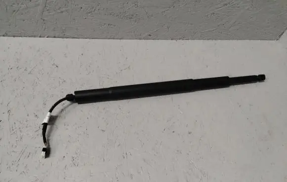 BMW 3 G20 G21 Tailgate strut 7453413