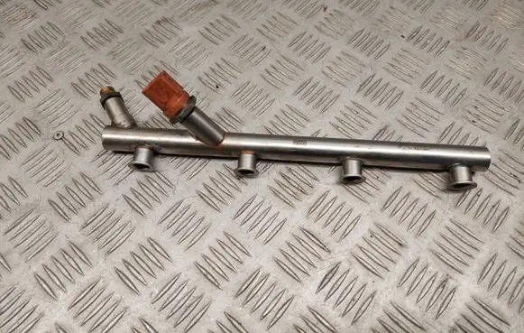Audi A8 S8 D4 4H Fuel main line pipe 079133316BE