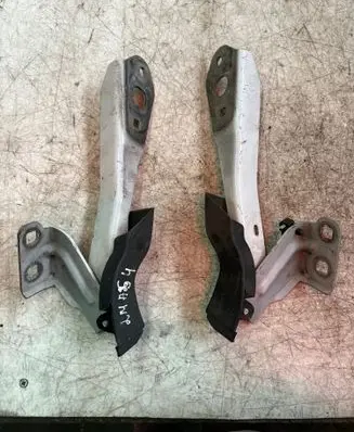 Renault Master III Engine bonnet/hood hinges 654000006R