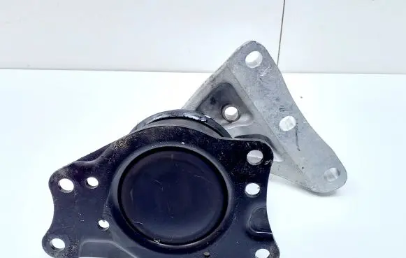 Skoda Fabia Mk3 (NJ) Engine mount bracket 6R0199185A 6C0199167B