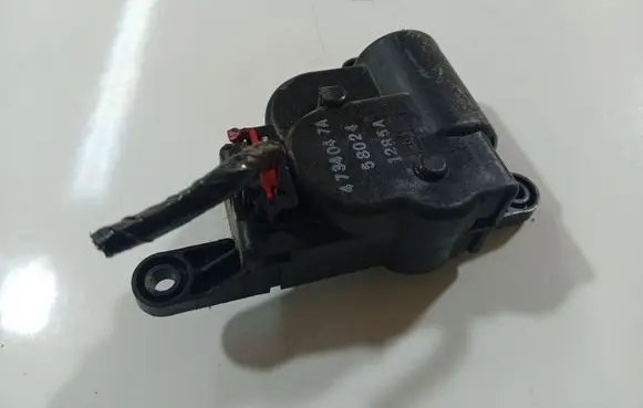 Chrysler Voyager Air flap motor/actuator 4734047A
