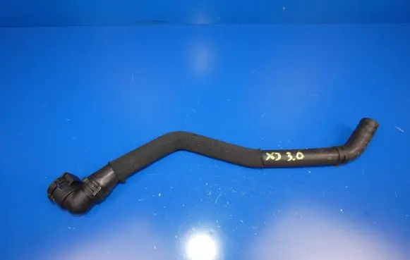 Jaguar XJ X351 Engine coolant pipe/hose AW937752BA S3TT4