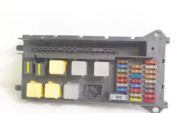 Mercedes-Benz Sprinter W906 Fuse module 9065450001