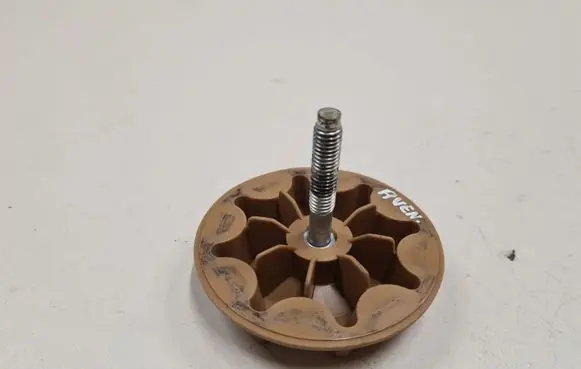 Toyota Avensis T250 Spare wheel bolt 