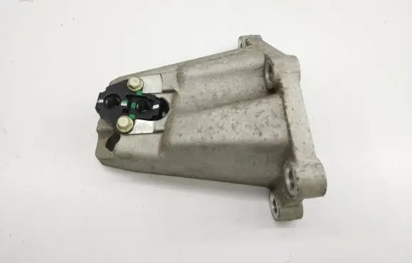 Hyundai Tucson TL Gearbox mounting bracket I5082106