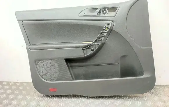 Skoda Yeti (5L) Front door card panel trim 5L1867005S