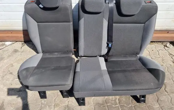 Ford Focus Second row seats 