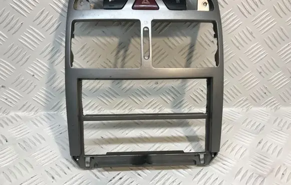 Peugeot 307 Radio/GPS head unit trim 9634505077