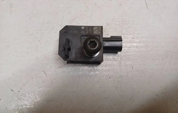Opel Astra J Airbag deployment crash/impact sensor 13502577
