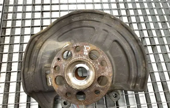 Mercedes-Benz CLA C117 X117 W117 Front wheel hub spindle knuckle 