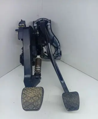 Mercedes-Benz C W204 Pedal assembly A2042908501