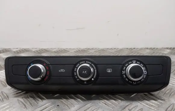 Audi A3 S3 8V Climate control unit 8V0820047D