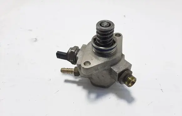 Skoda Octavia Mk3 (5E) Fuel injection high pressure pump 04E127026BH