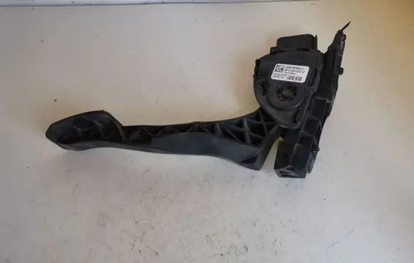 Ford S-MAX Accelerator throttle pedal 6G929F836LC