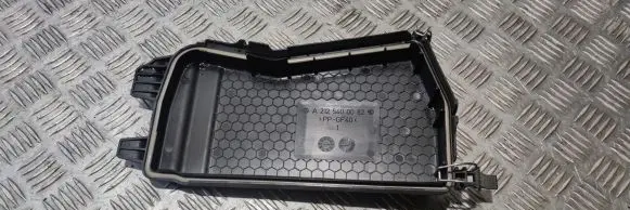 Mercedes-Benz E W212 Fuse box cover A2125400082