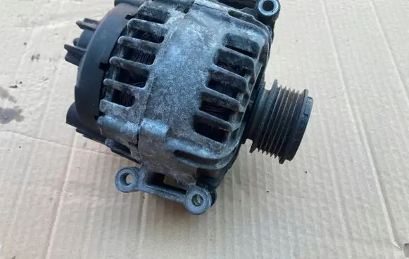 Audi A5 8T 8F Generator/alternator 06E903016Q
