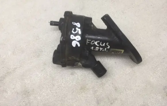 Ford Focus Vacuum pump 93BB2A451A
