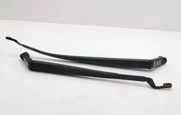Toyota Auris 150 Front wiper blade arm 3461979