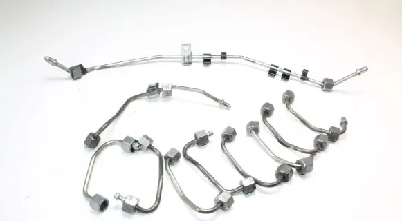 Audi Q7 4L Fuel injector supply line/pipe 
