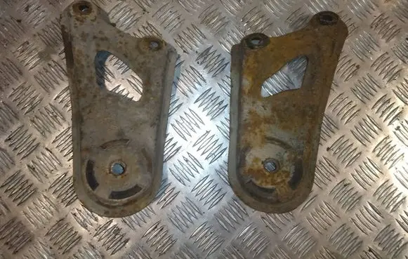 Hyundai Santa Fe Engine mounting bracket