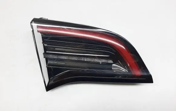 Tailgate rear/tail lights