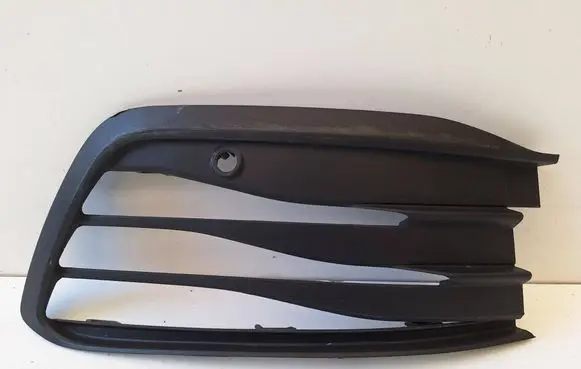 Volkswagen Golf VIII Front bumper lower grill 5H0853666J