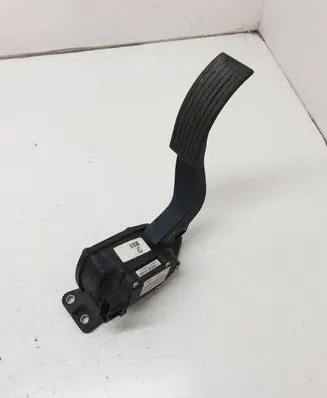 Hyundai Santa Fe Accelerator throttle pedal 327262B900 CAZ0198A2B900
