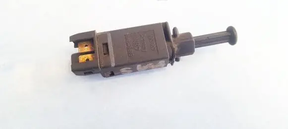 Volkswagen PASSAT B4 Brake pedal sensor switch 191945515