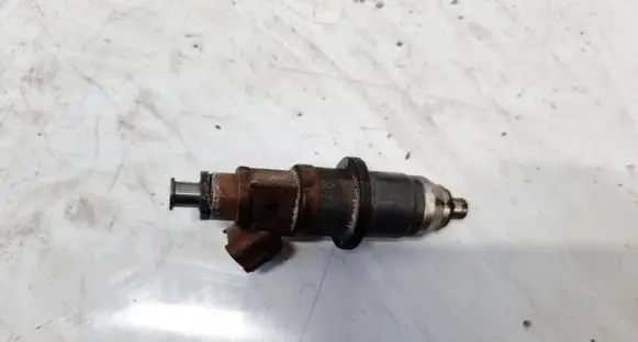 Mitsubishi Galant Fuel injector E7T05072