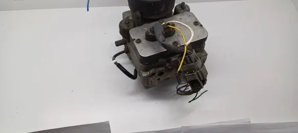 Toyota Corolla E110 ABS Pump 4461012140 7F27AW093