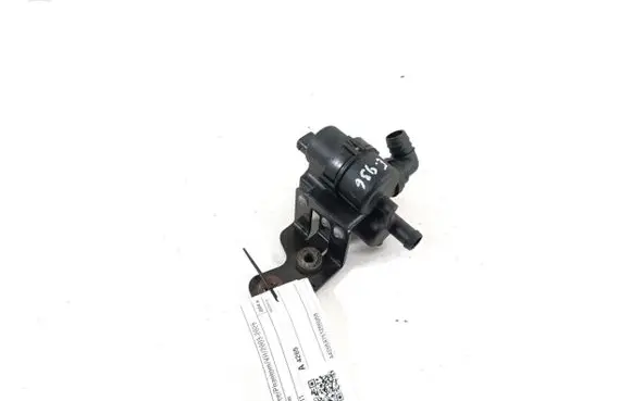 Rolls-Royce Phantom 7th Gen Series 1 Valve 67525511