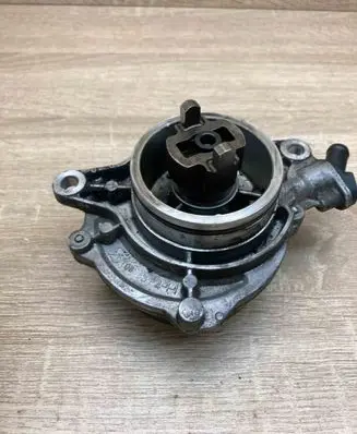 BMW 1 E81 E87 Vacuum pump 7791232 700437012