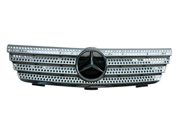 Mercedes-Benz C W203 Front grill A2038801283