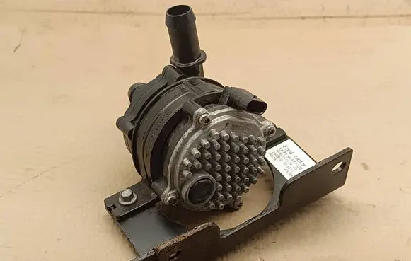 Ford Mach-E I Electric auxiliary coolant/water pump LK938K577GB 19083120004
