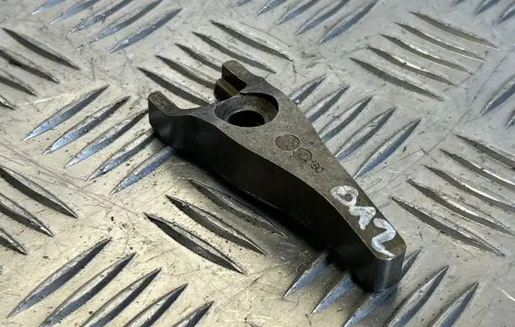 Ford Mondeo MK IV Fuel Injector clamp holder 