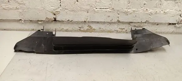 Radiator cooling fan shroud