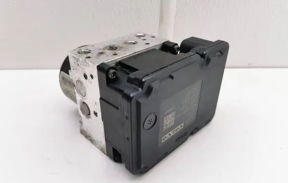 Volvo V70 ABS Pump 31329139 10021205324