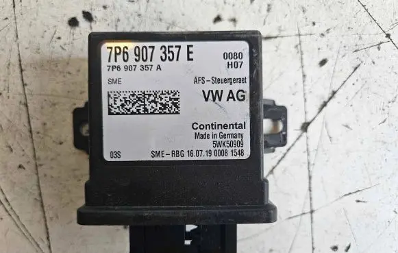 Volkswagen Touareg II Light module LCM 7P6907357