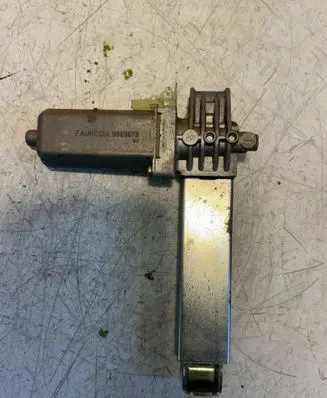 BMW 7 E65 E66 Seat adjustment motor 0390201952