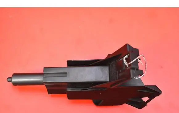 Nissan Qashqai Windshield washer spray nozzle 