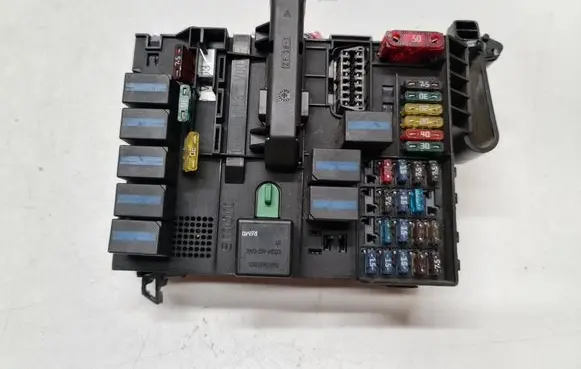 Smart ForTwo I Fuse module 0001683V001