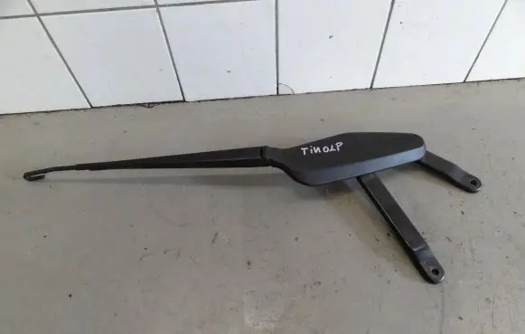 Nissan Almera Tino Front wiper blade arm