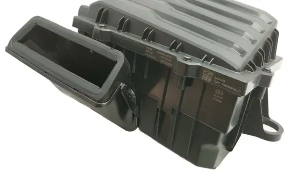 Volkswagen PASSAT B8 Air filter box 5WA129601