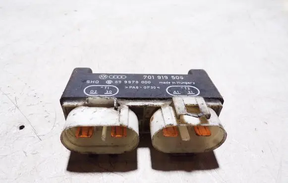 Volkswagen Transporter - Caravelle T4 Coolant fan relay 701919506