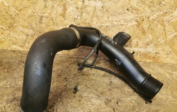Toyota Avensis T250 Intercooler hose/pipe 173620R011