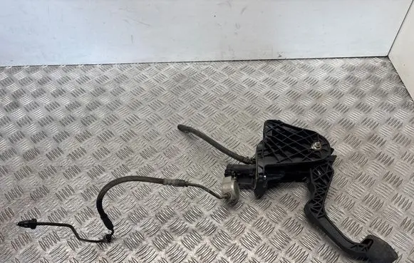 Volkswagen Touran I Clutch pedal 1K0721796